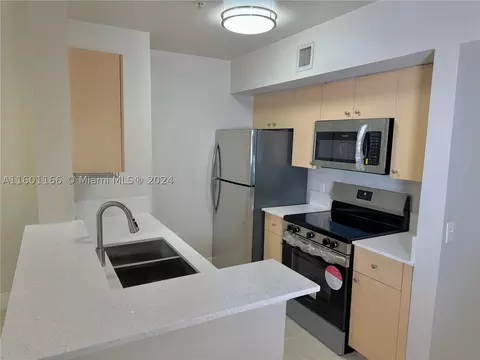 2457 Centergate Dr #305, Miramar, FL 33025