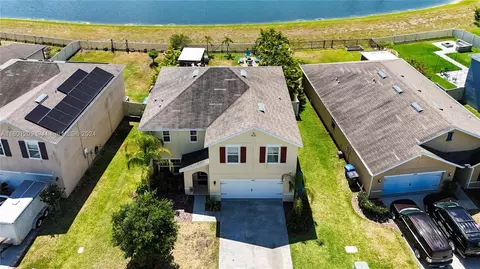 16358 Treasure Point Dr, Wimauma, FL 33598