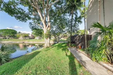 6254 Seven Springs Blvd #B, Greenacres, FL 33463