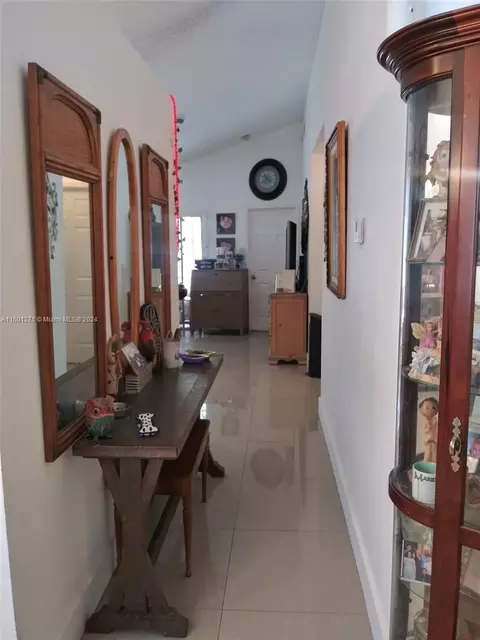 949 SW 7th Pl, Florida City, FL 33034