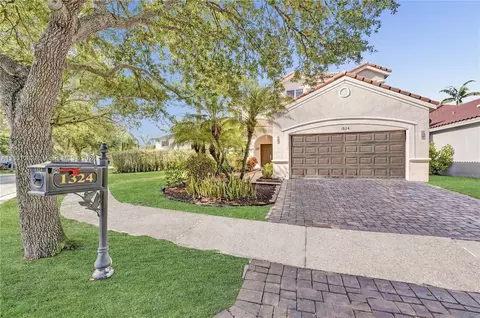 1324 Banyan Way, Weston, FL 33327