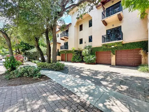 2825 Coconut Ave #2825, Miami, FL 33133