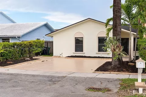 2421 SW 108th Ct, Miami, FL 33165