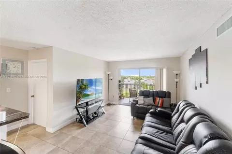 15221 SW 80th St #506, Miami, FL 33193