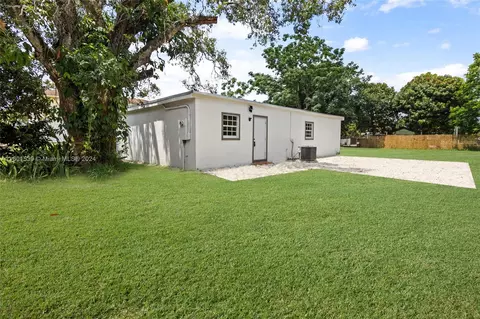 2203 S 33rd St, Fort Pierce, FL 34947
