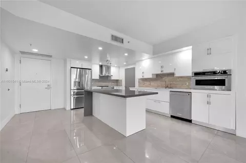 9055 SW 73 Ct #1605, Miami, FL 33156