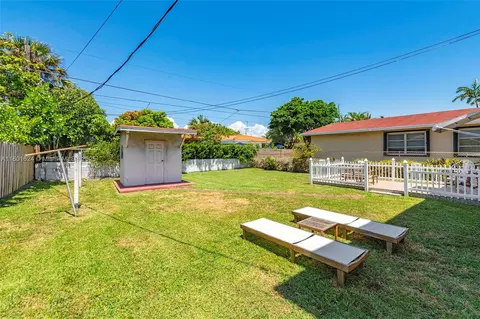 Exterior - 9280 Harding Ave, Surfside, FL 33154 photo 6 of 8