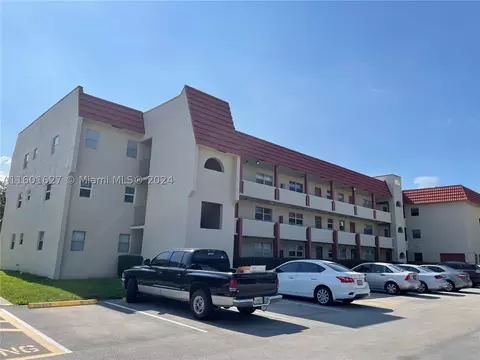 2651 E Sunrise Lakes Dr #303, Sunrise, FL 33322