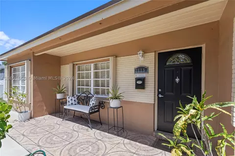 2919 SW 68th Ave, Miramar, FL 33023