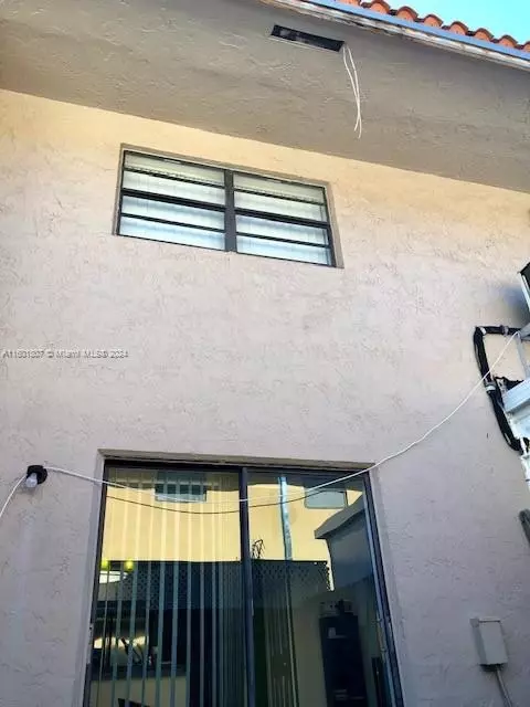 2308 W 68th St #9-2, Hialeah, FL 33016 photo 17