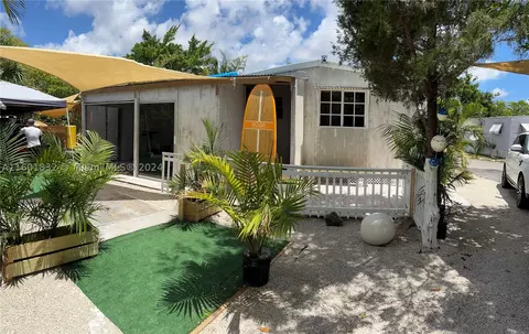 6273 NE 8th Ave, Fort Lauderdale, FL 33334