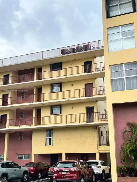 8775 Park Blvd #411, Miami, FL 33172