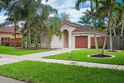 8992 SW 212th Ter, Cutler Bay, FL 33189