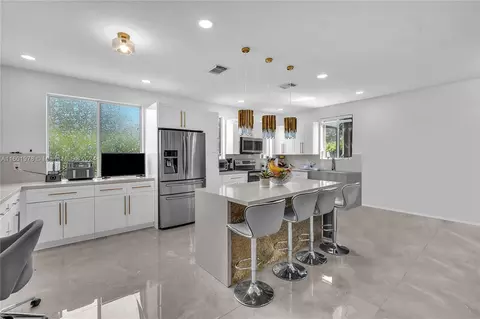 20565 NW 8th Ct, Miami Gardens, FL 33169