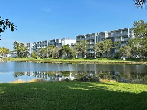 9359 Fontainebleau Blvd #F417, Miami, FL 33172