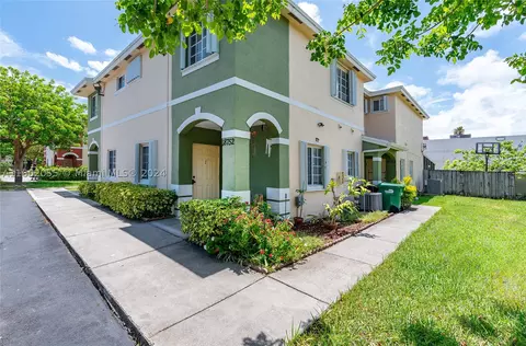18752 SW 100th Ave #18752, Cutler Bay, FL 33157