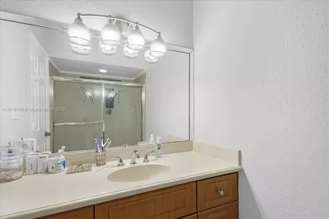 933 W 77th St #933, Hialeah, FL 33014 photo 8