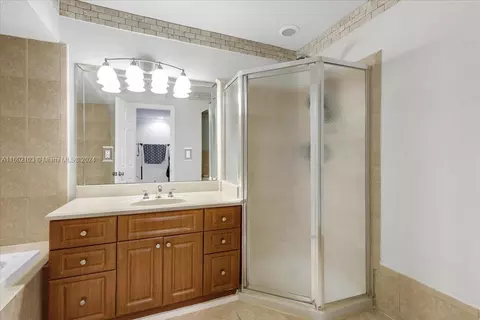 933 W 77th St #933, Hialeah, FL 33014 photo 13