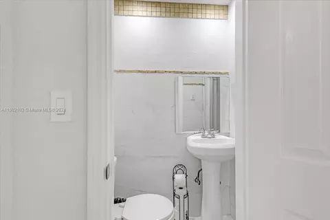 933 W 77th St #933, Hialeah, FL 33014 photo 18