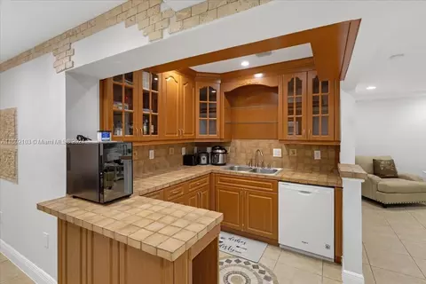 933 W 77th St #933, Hialeah, FL 33014 photo 10
