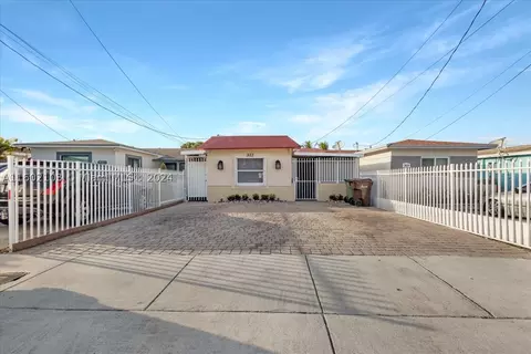 933 W 77th St #933, Hialeah, FL 33014 photo 1