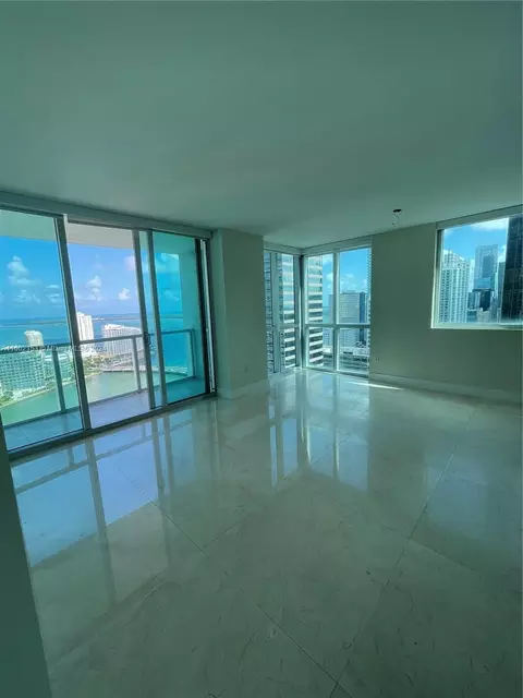 500 Brickell Ave #3202, Miami, FL 33131