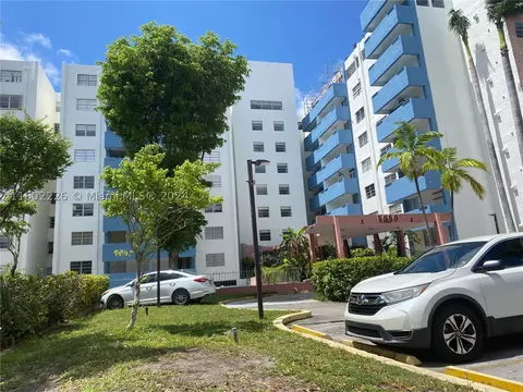 5050 NW 7th St #711, Miami, FL 33126
