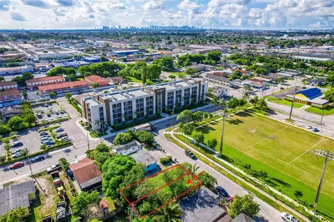 511 W 24, Hialeah, FL 33010 photo 4