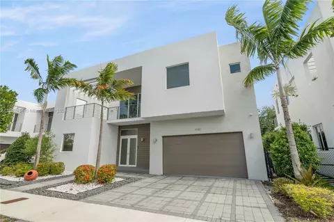 9980 NW 74th Ter, Doral, FL 33178