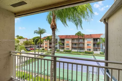 18850 NW 57th Ave #303, Hialeah, FL 33015