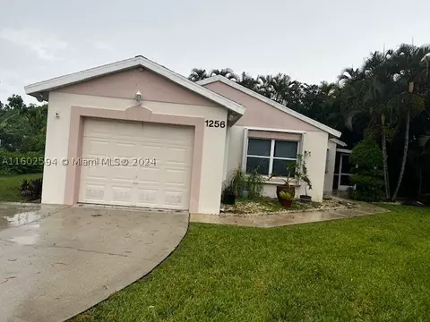 1256 Pine Sage Cir, West Palm Beach, FL 33409