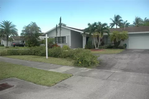 10900 SW 124th Rd, Miami, FL 33176