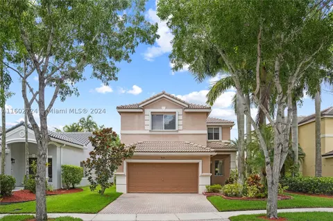 935 Phoenix Way, Weston, FL 33327