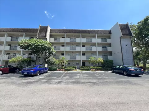 6200 NW 44th St #114, Lauderhill, FL 33319