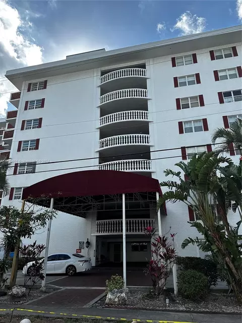 3660 NE 166th St #608, North Miami Beach, FL 33160