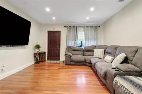 50 W 53rd St, Hialeah, FL 33012 photo 14