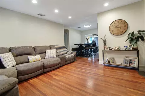 50 W 53rd St, Hialeah, FL 33012 photo 15