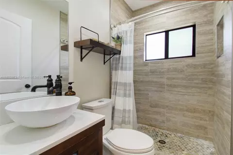 50 W 53rd St, Hialeah, FL 33012 photo 10