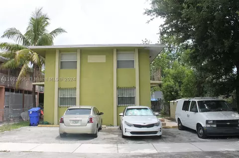 195 NW 68th St, Miami, FL 33150