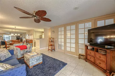 6469 Bay Club Dr #4, Fort Lauderdale, FL 33308