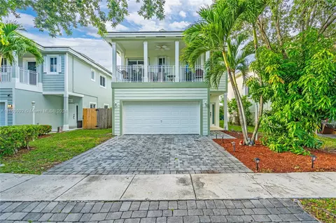 3131 NE 4th St, Homestead, FL 33033