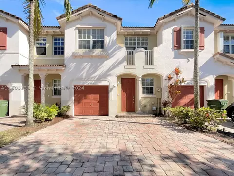 2128 NE 3rd Ct, Homestead, FL 33033