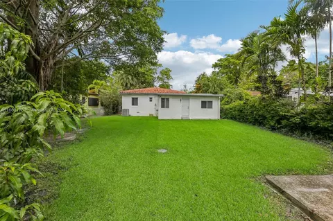 Exterior - 511 Forrest Dr, Miami Springs, FL 33166 photo 5 of 6