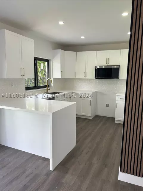 Undisclosed, Miami, FL 33165