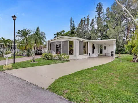 2341 SW 87th Ter, Davie, FL 33324