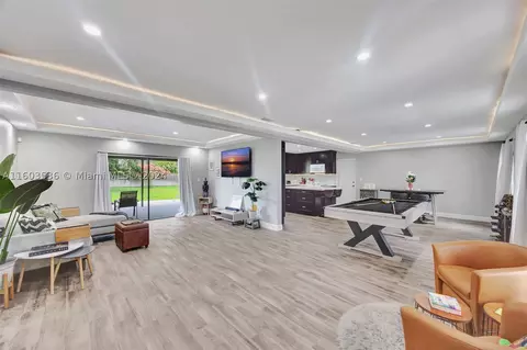 15735 SW 89th Ave, Palmetto Bay, FL 33157
