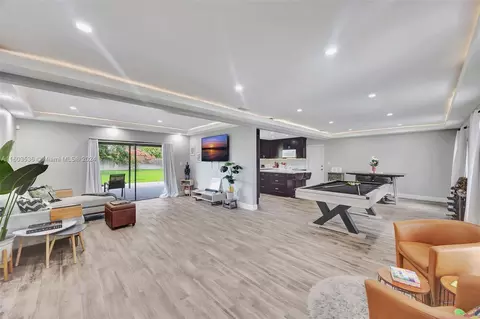 15735 SW 89th Ave, Palmetto Bay, FL 33157