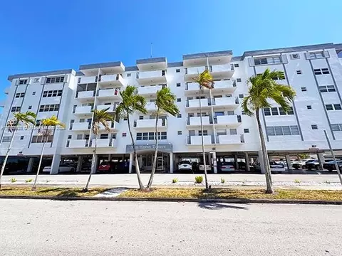 1720 Jefferson St #404, Hollywood, FL 33020