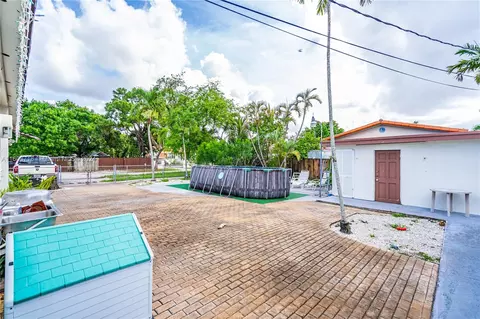 Exterior - 5100 E 8th Ave, Hialeah, FL 33013 photo 8 of 11