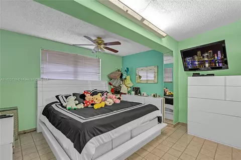 Bedroom - 5100 E 8th Ave, Hialeah, FL 33013 photo 5 of 8